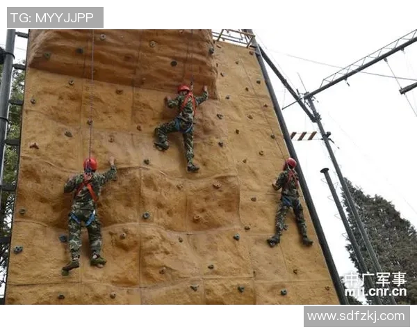 攀岩巨献:深入解析成都攀岩队的战术与训练秘诀 攀岩巨献:深入解析成都攀岩队的战术与训练秘诀