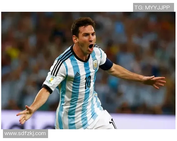 世界退役著名足球明星的传奇故事与影响力探讨 世界退役著名足球明星的传奇故事与影响力探讨